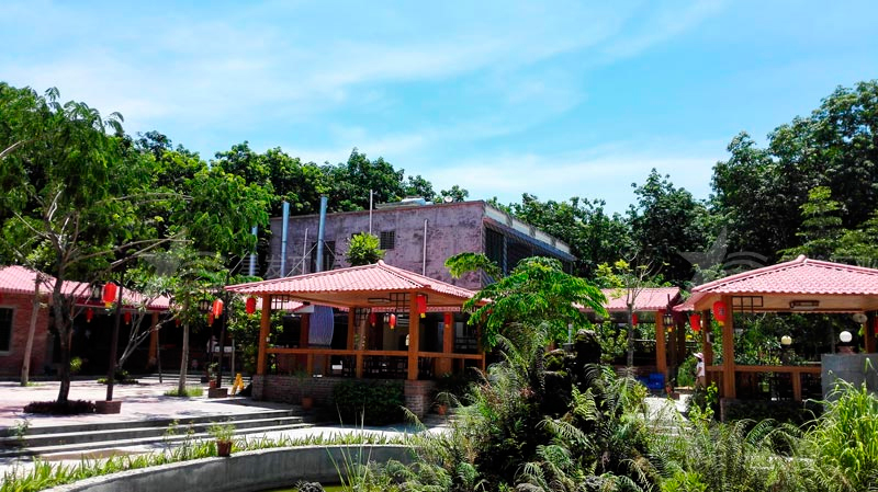 屋面合成樹脂瓦的標(biāo)準(zhǔn)尺寸是多少？通?？梢宰瞿膬煞N尺寸？