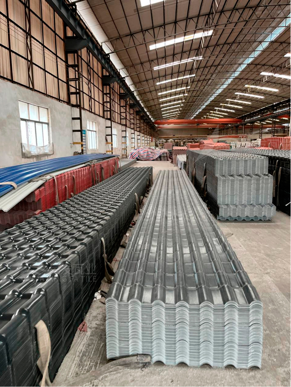 實力合成樹脂瓦生產(chǎn)廠家直銷的3大優(yōu)勢！