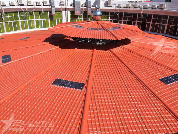 樹脂瓦的灰底和白底之間的比較：價格和質(zhì)量上有何差異？