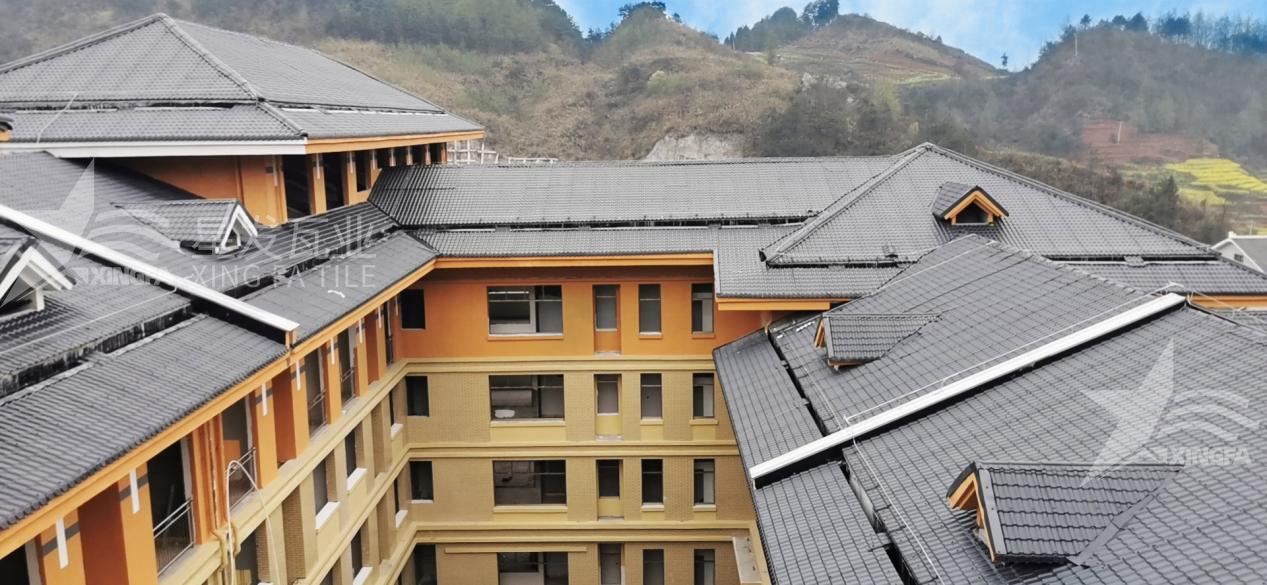 揭秘！包工包料安裝合成樹(shù)脂瓦每平方需要多少錢(qián)？