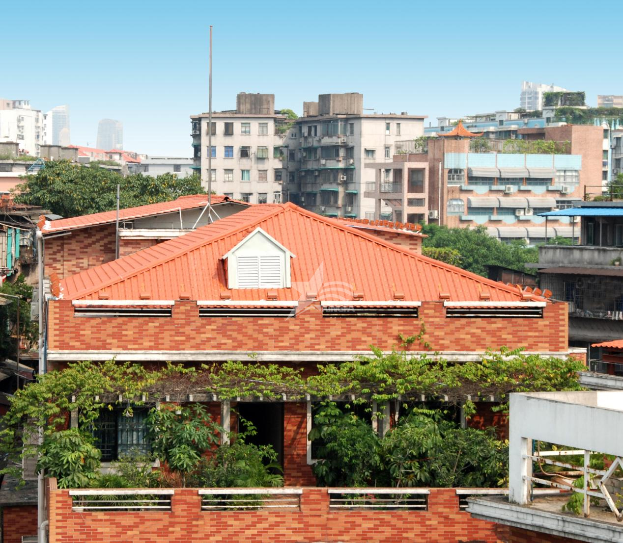 新農(nóng)村建房：琉璃瓦與合成樹脂瓦對(duì)比，何者更適合？