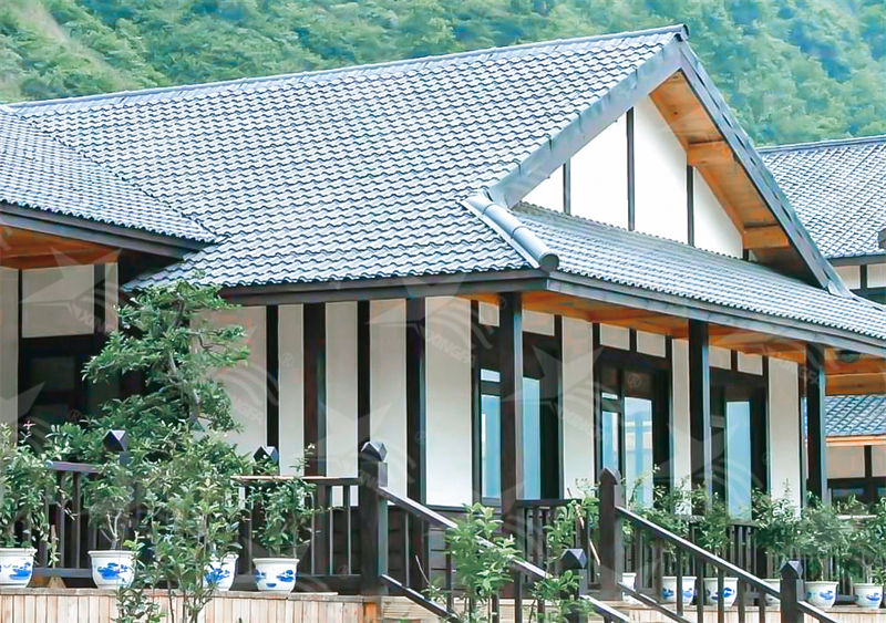 想購買材質(zhì)好的屋面瓦，到底選合成樹脂瓦好還是鋁瓦好？